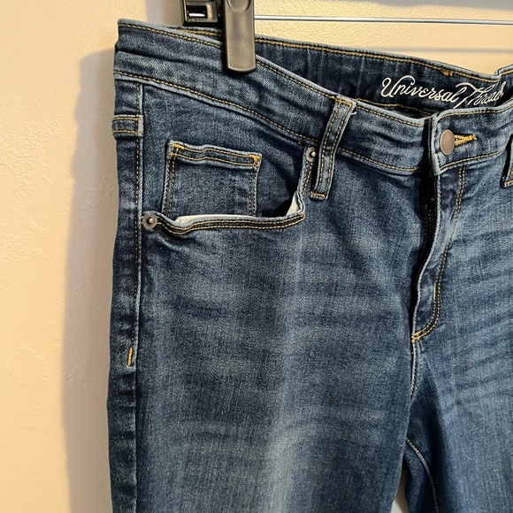 Universal Threads Mid Rise Skinny Classic Blue Denim Ankle Jeans - Picture 6 of 11